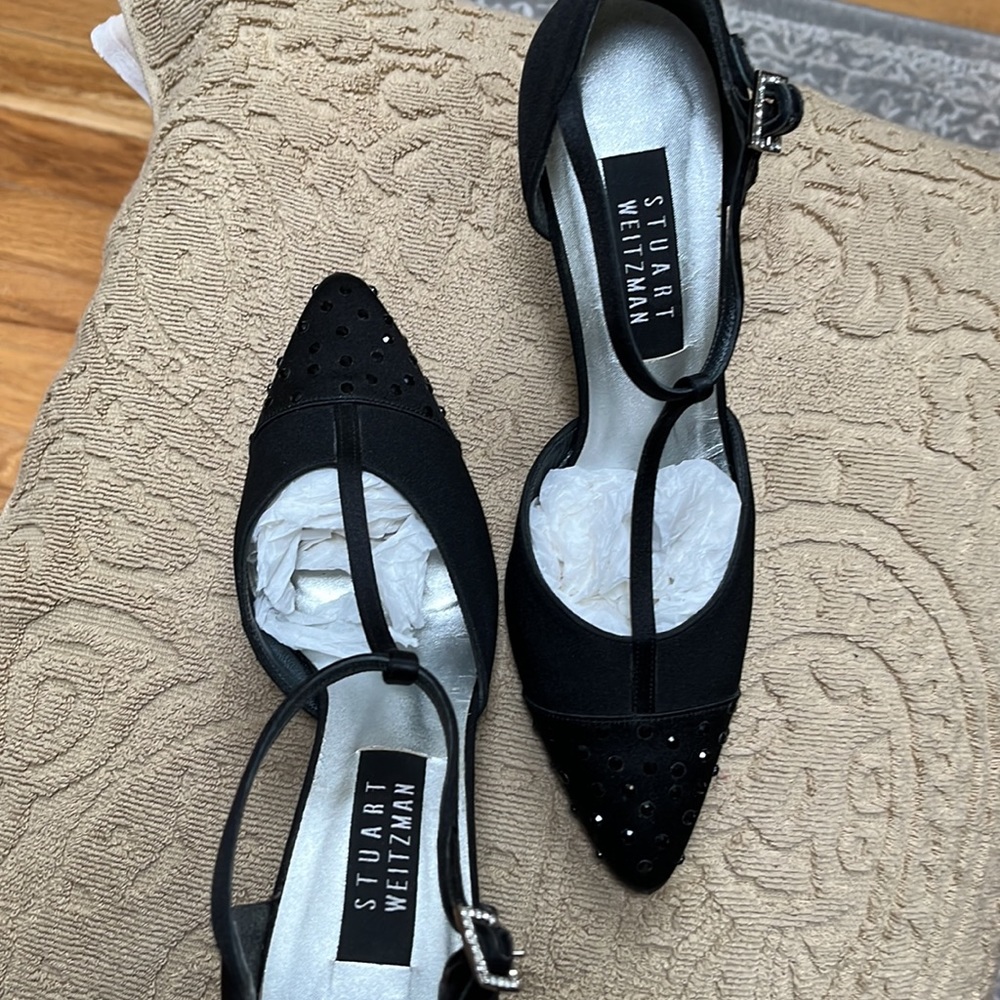 Rare, Stuart weitzman dress shoes, very classy. Size7